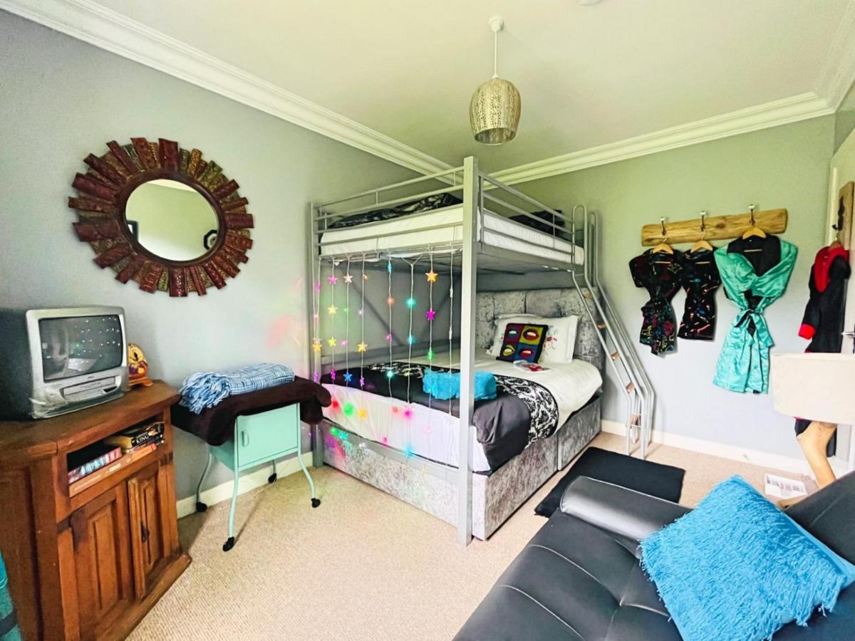 Chateau By The Sea Sleeps 6!! Red Castle