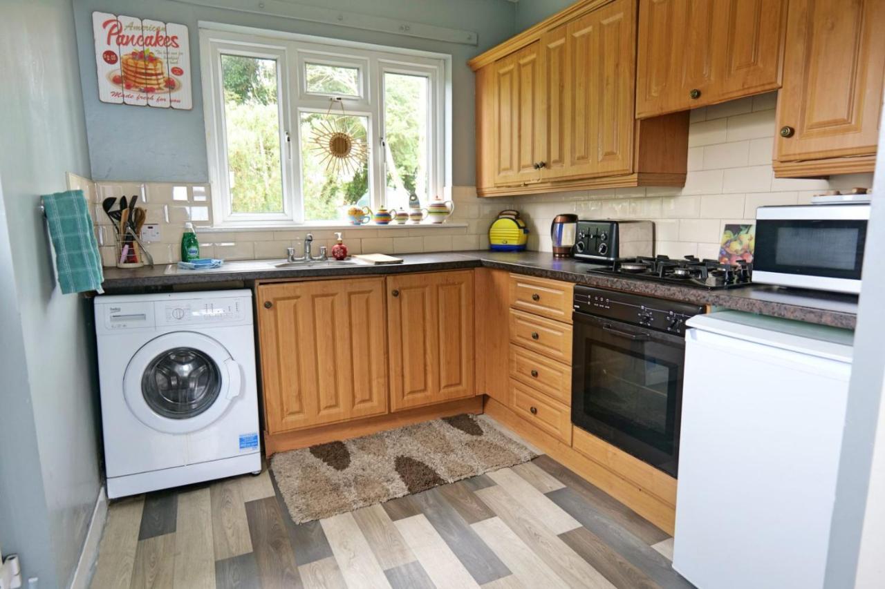 Chalet Chateau By The Sea Sleeps 6!! *